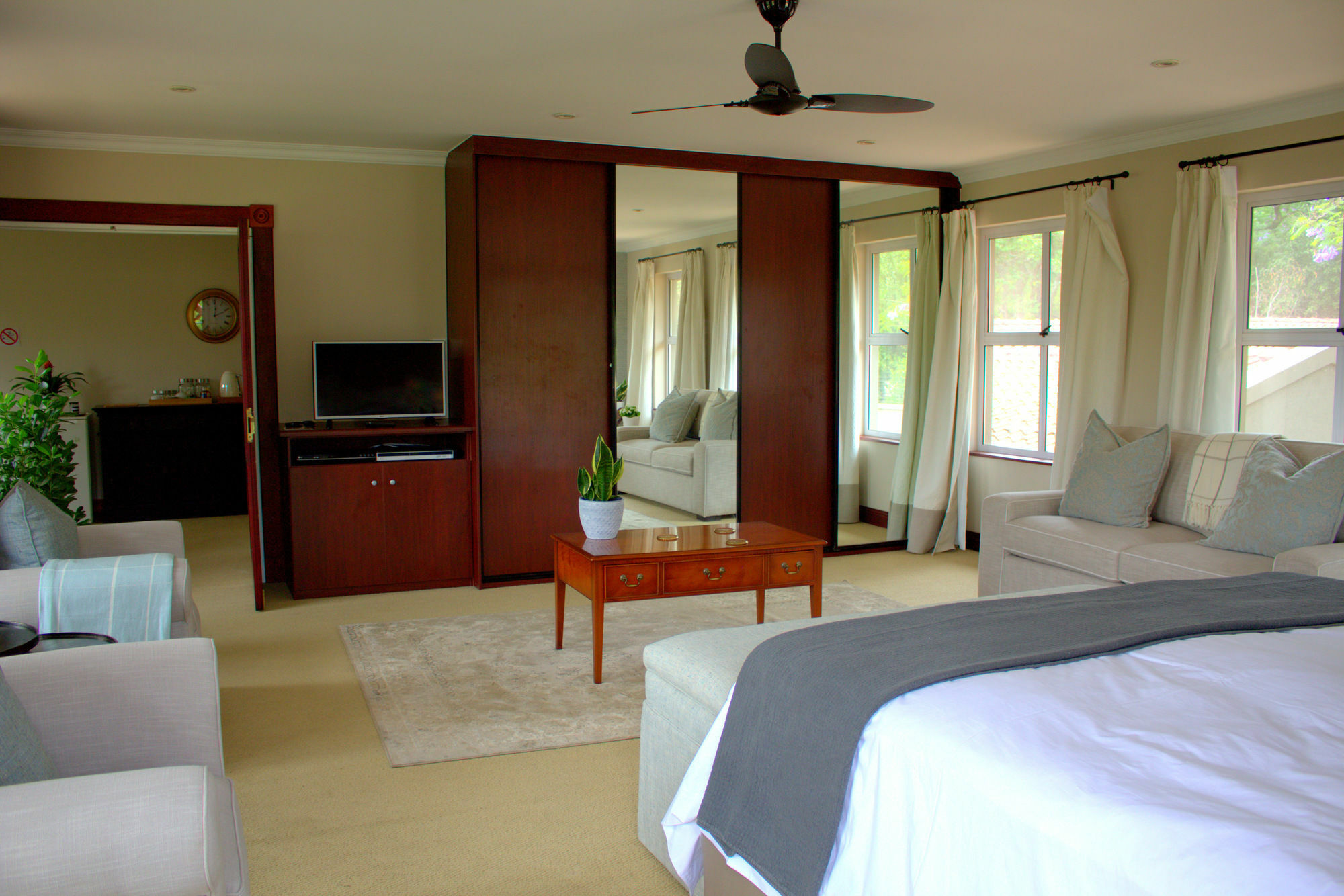 Wild Olive Executive Suite Joanesburgo Exterior foto